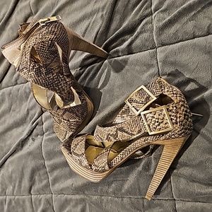 Jessica Simpson size 8 1/2 snake print sandals